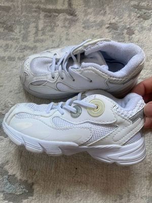 кроссовки Adidas