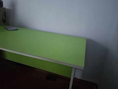Продаётся детский письменный стол х2