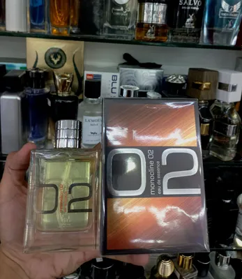 Molecule 02 by Maison Alhambra