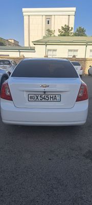 Lacetti gentra sotiladi