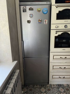 Продается Холодильник LG