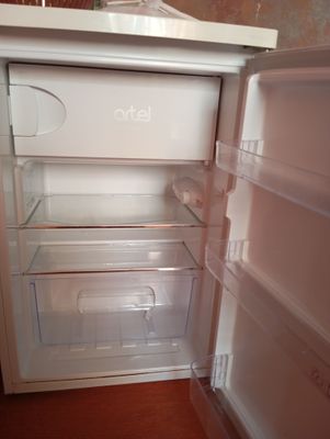 Продаётся холодильник Артель.