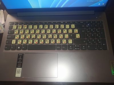 Lenevo Notbuk sotiladi