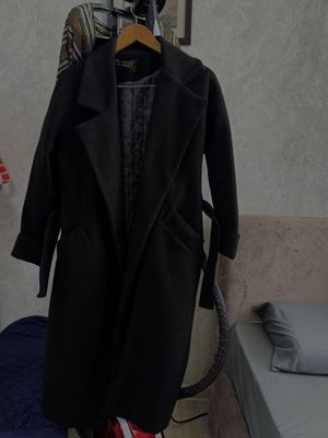Черное женское пальто