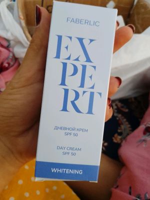 Faberlic-Expert seriyasidan 50spfli tanalka