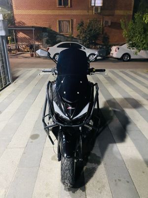 Skuter M_Max yengi