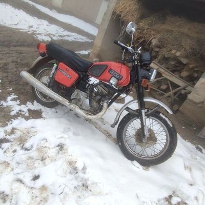 Moto ij planeta 5 sotiladi 700$ kilishiladigan joyi bor