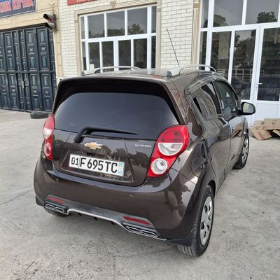 Chevrolet spark sotiladi srochna