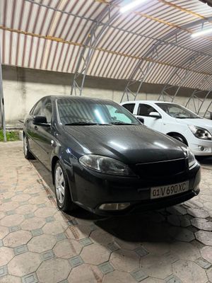 Jentra 1 evro avtomat 2015 yil 215.000 km