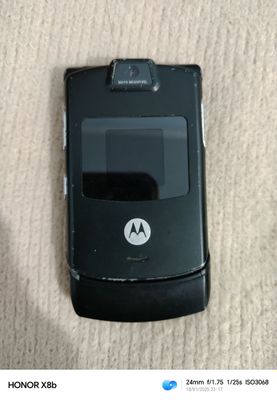 Продам Motorola v3 перфектум