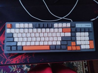 Klaviatura T-800 mexanichiskiy gamerskiy