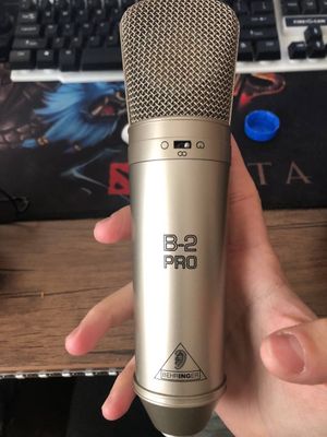 Behringer B2 PRO