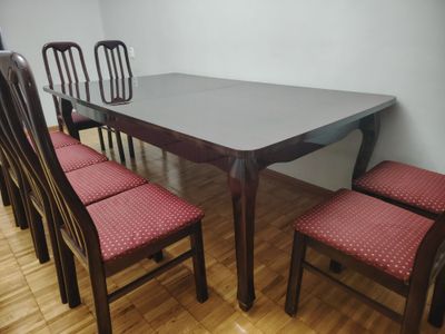 Стол стуллар сотилади