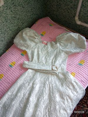 sotiladi yosh qizlarniki