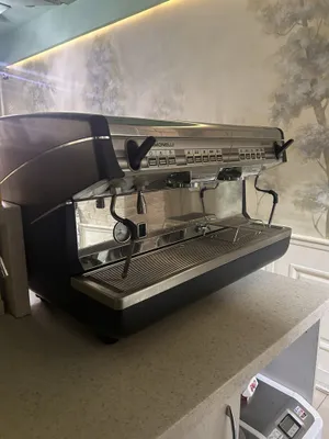профессиональная кофемашина Nuova Simonelli Appia II (2 группы)