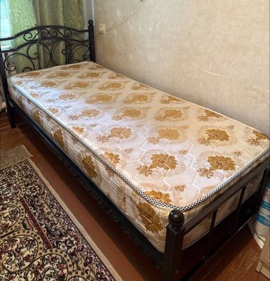 Односпальная кровать Б/у