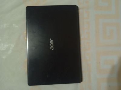 Noutbook qotmay ishlaydi, RAM 8GB, SSD 256GB,