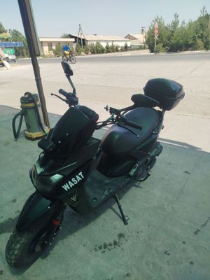 Samuray benzinli skuter sotiladi tank skiterlardi bemalol yutadi