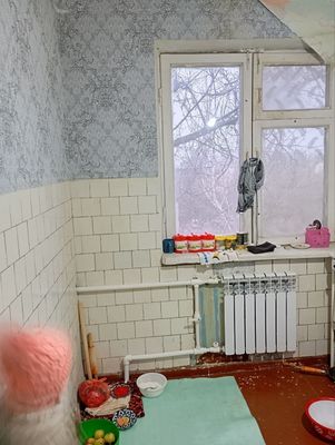 Сотилади 1 мкр 44 дом 4 этаж 1 хонали