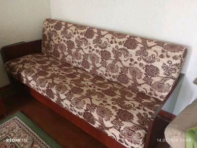 Продается диван   тел 773484647  1200 000 сум