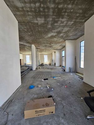 300m² magazin sotiladi.