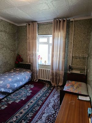 Олмолик шахрида 3 хонали квартира 2 этажда сотилади