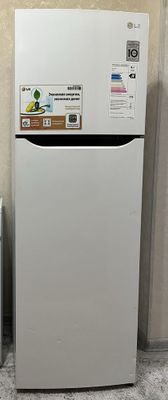 Холодильник LG в хорошем рабочем состоянии
