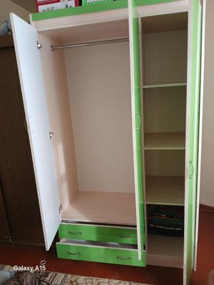 Стенка и стол для компьютера