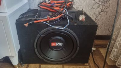 JBL сабуфер 1200 watts ORIGINAL