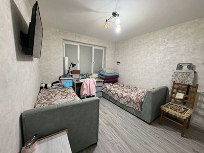 продам чиланзар 5.  трёх комнатная