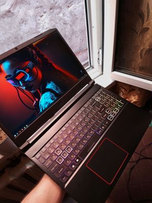 Gaming Laptop смотрите фотографии. Игровой мощный.