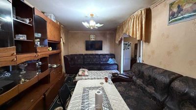 2 xonali uy. Farg'ona, kirgili sharq mehmonhonasi yonida.