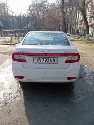 Машина Chevrolet Epica