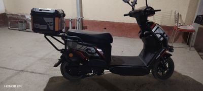 Sukuter electroni king