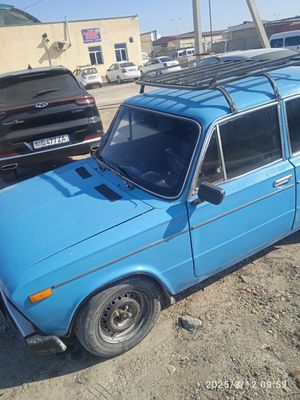 Lada 1600, ko'k rangli, 1973-yil ishlab chiqarilgan.