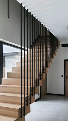 Металлическая решётка и перила