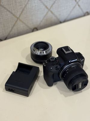 Canon R50 Fotaparat