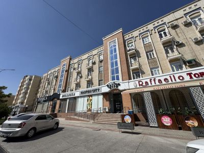 Urganch shahar markazida 2 xonali kvartira sotiladi.