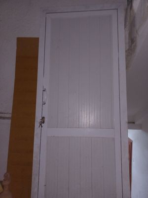 Akfa eshik sotiladi