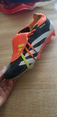 butsi adidas Predator atiga 1 marta kiyilgan