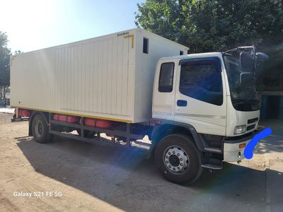 Katta Isuzu 10 tonna