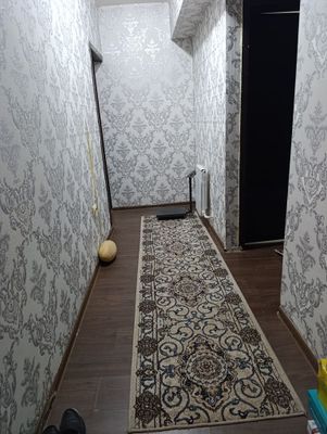 Qarshi shaxar Poytaxt choyxona roʻparasida 1-etaj 2xonali uy sotiladi