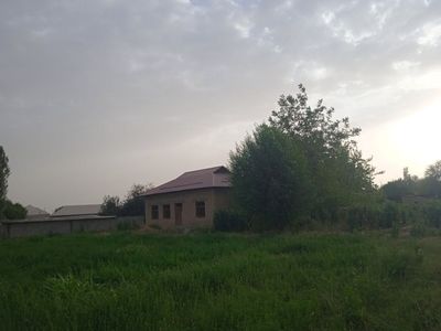 uchastka sotiladi