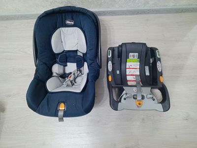 Авто кресло Chicco 0-6 мес в отличном состоянии