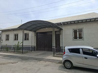 Ховли уй сотилади