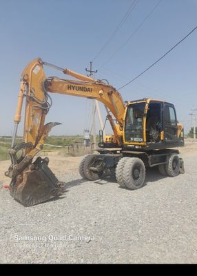 Hyundai 140 sotiladi narhi kelishiladi