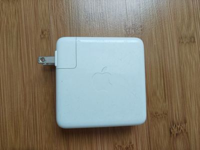 MacBook, iPhone Apple USB -C Power adapter 96W