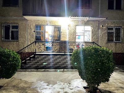 Коп тармок 1 хонали 1 етаж уй сотилади
