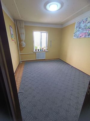Срочно продаётся 4х комнатная квартира на себзаре
