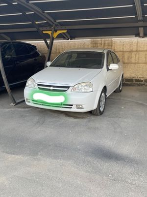 Автомобиль lacetti